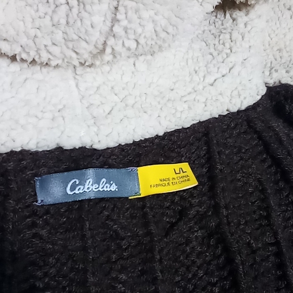 Cabela's deer lodge hooded sweater. Brown and cream. - Picture 5 of 5